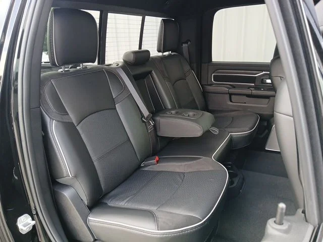 New 2026 Diamond Black Crystal Pearl-Coat Exterior Paint RAM Laramie image 29