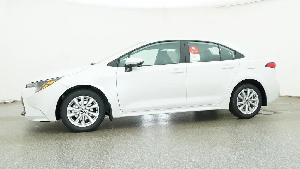 New 2027 Wind Chill Pearl Toyota LE image 4