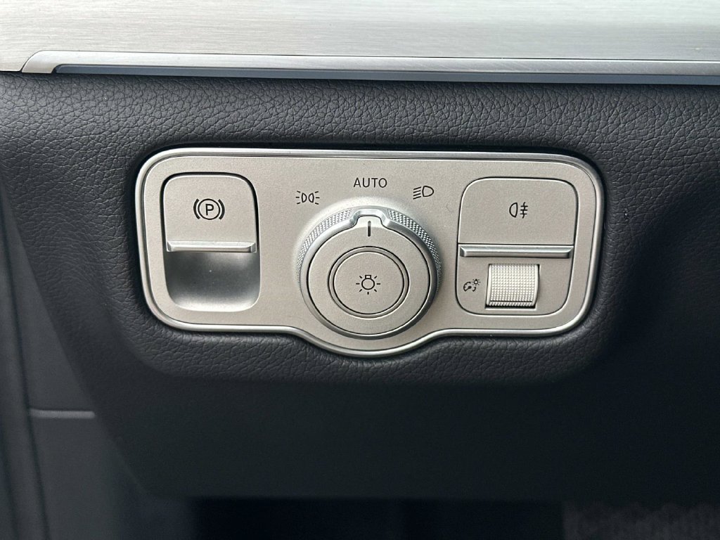 Certified Used 2025 Selenite Grey Metallic Mercedes-Benz GLE 580 image 30