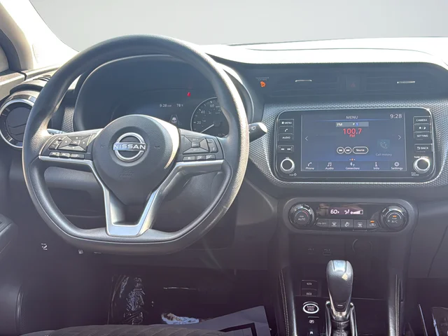 Used 2022 Gray Nissan SV image 11