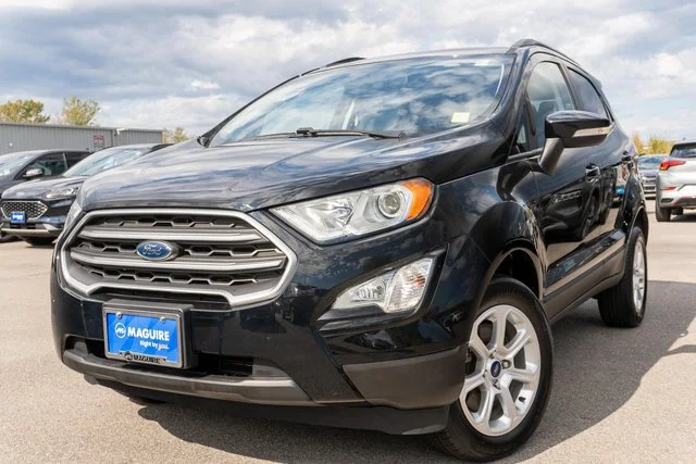 Used 2020 Black Ford SE image 1