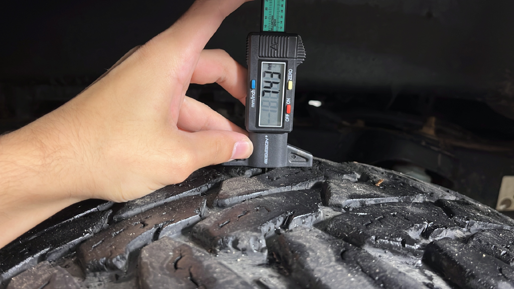 Used 2015 Gray Toyota Base image 33