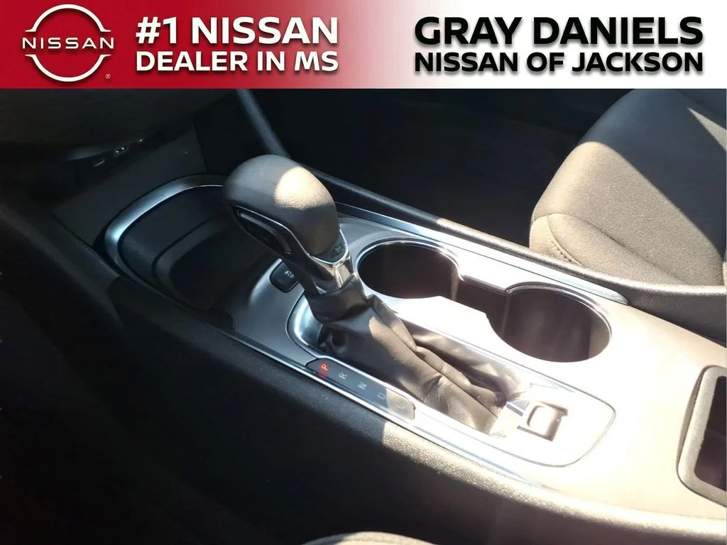 Used 2024 White Chevrolet LT image 19
