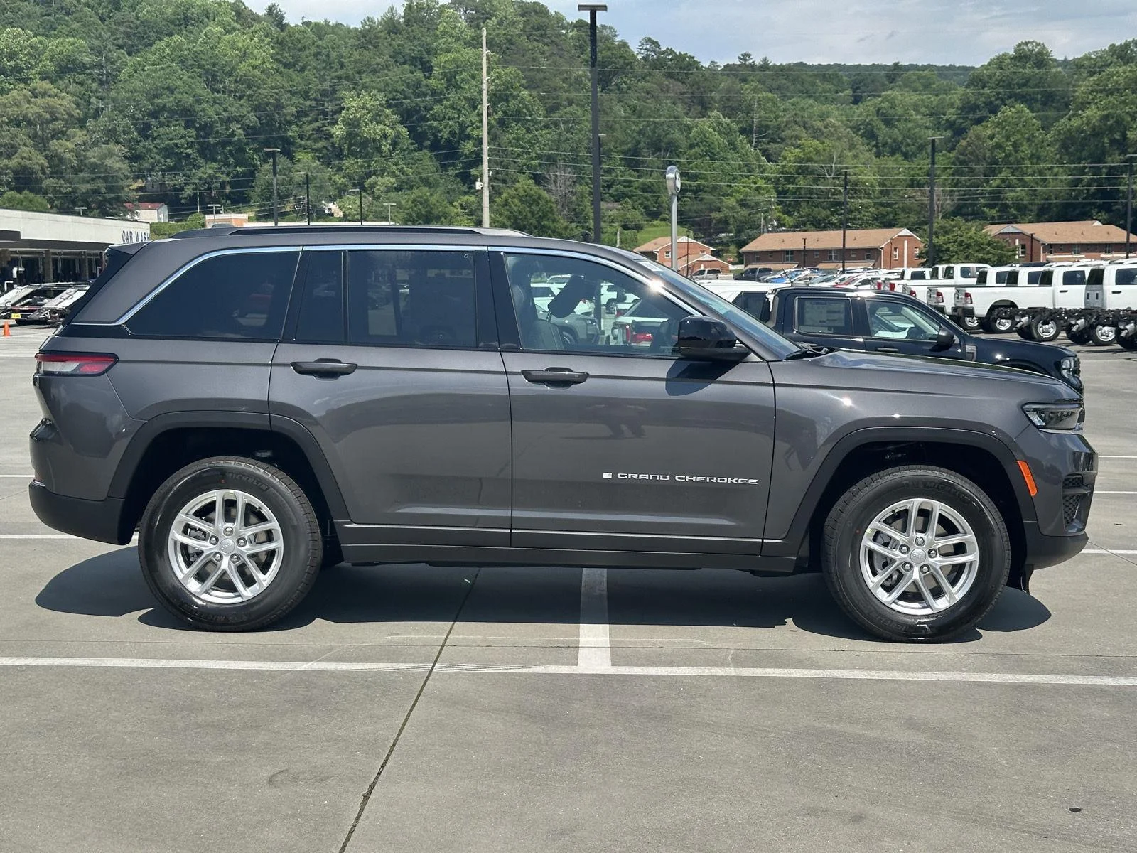 New 2026 Baltic Gray Metallic Clearcoat Jeep Laredo X image 8