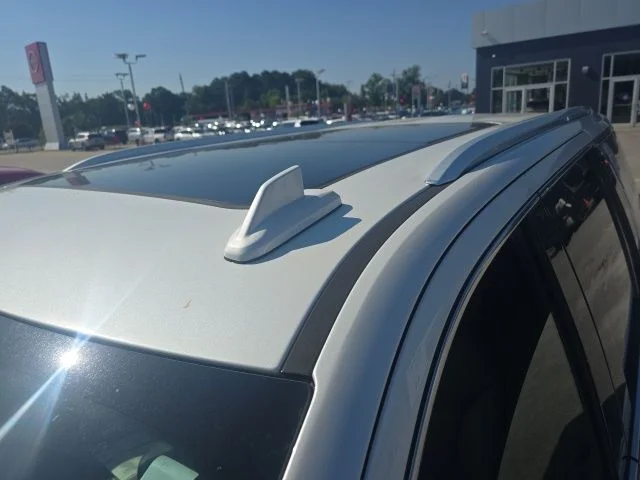 Used 2021 White GMC SLT image 3