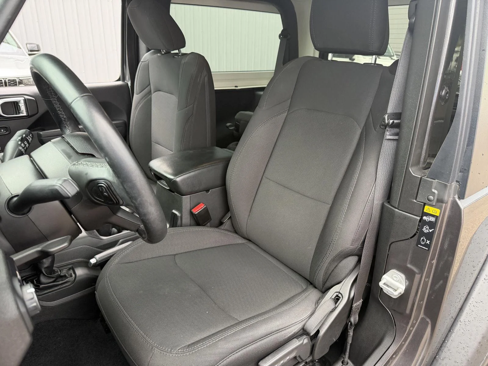 Used 2022 Granite Crystal Metallic Clearcoat Jeep Sport S image 16