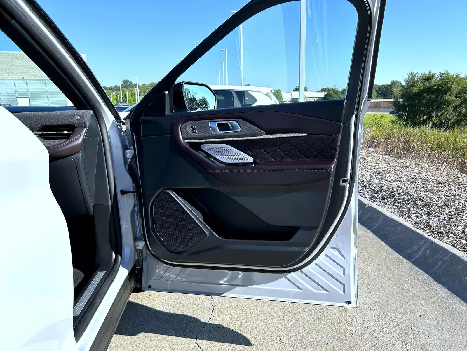 Used 2025 White Ford Platinum image 16