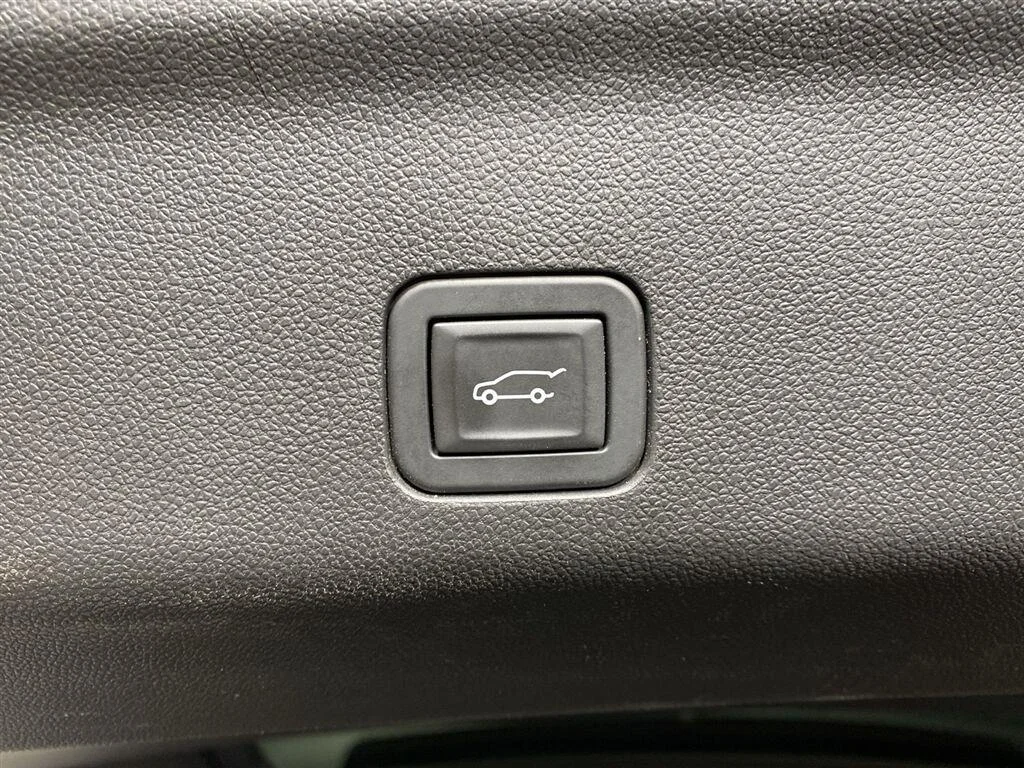 Used 2025 Onyx Black GMC AT4 image 32