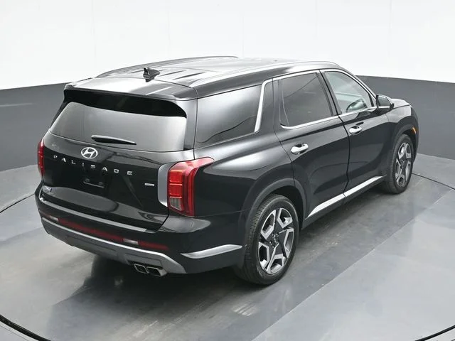 Used 2023 Black Hyundai Limited image 17