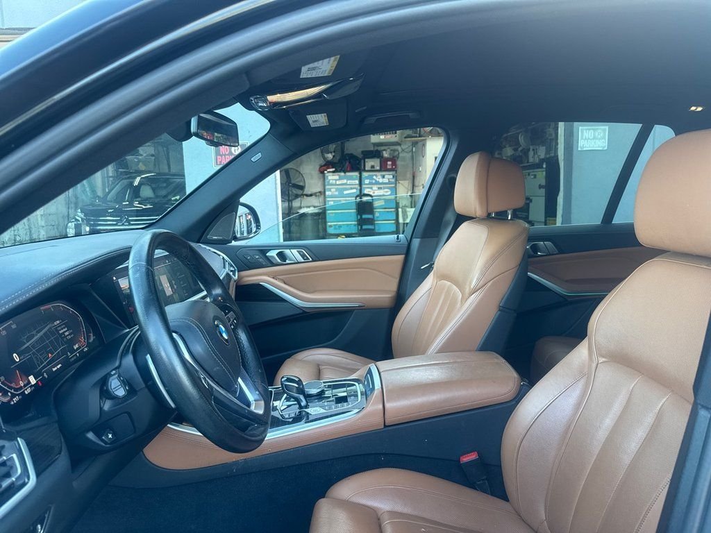 Used 2020 Black BMW xDrive50i image 33