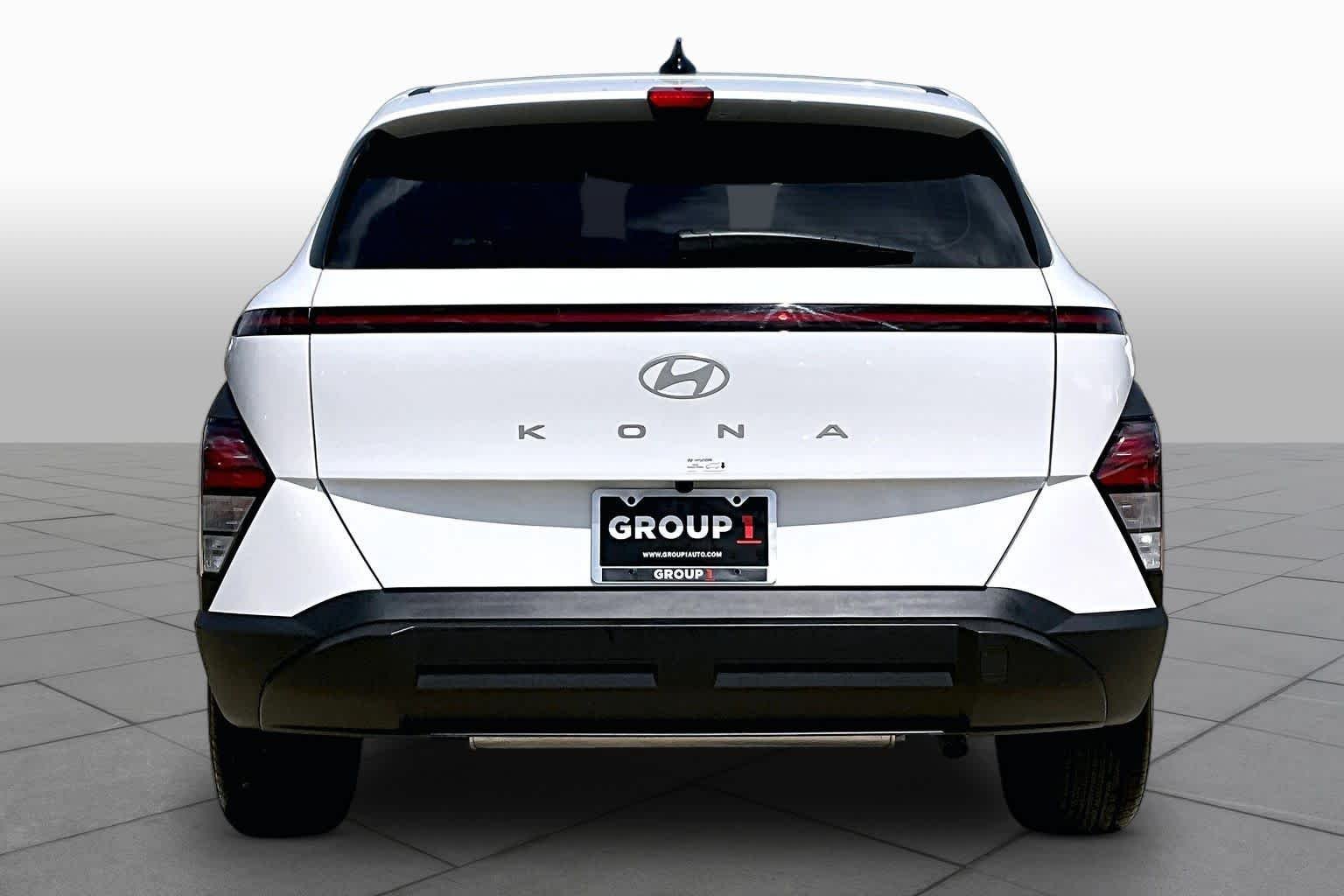 Certified Used 2026 Atlas White Hyundai SE image 5
