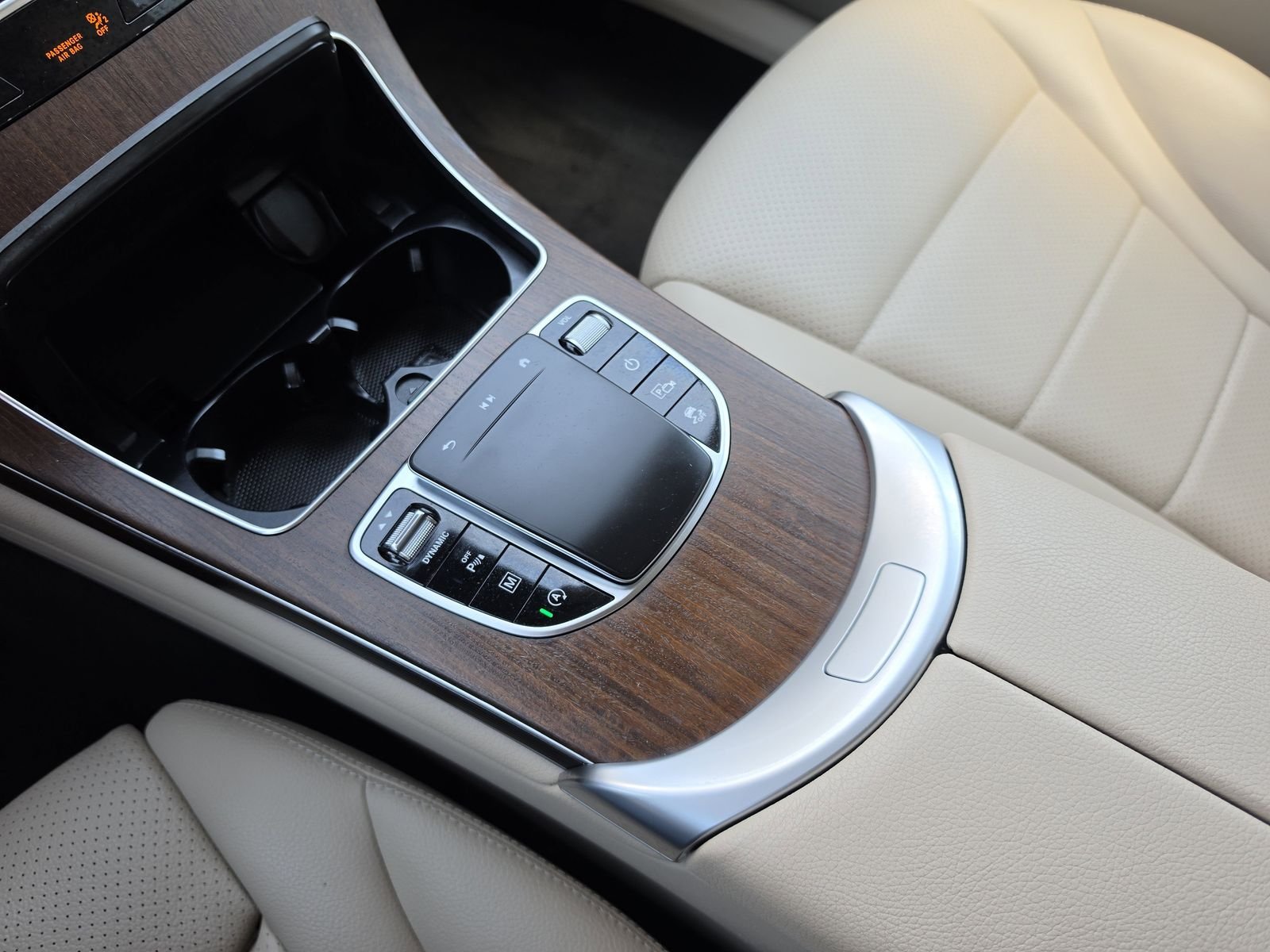 2022 Mercedes-Benz GLC GLC300 - Photo 32