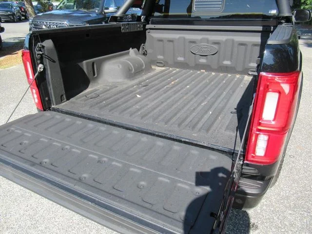 Used 2022 Black Ford Lariat image 9