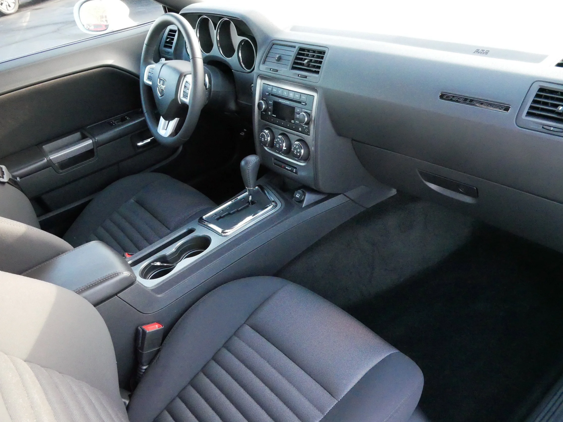 Used 2013 Bright White Dodge R/T image 10