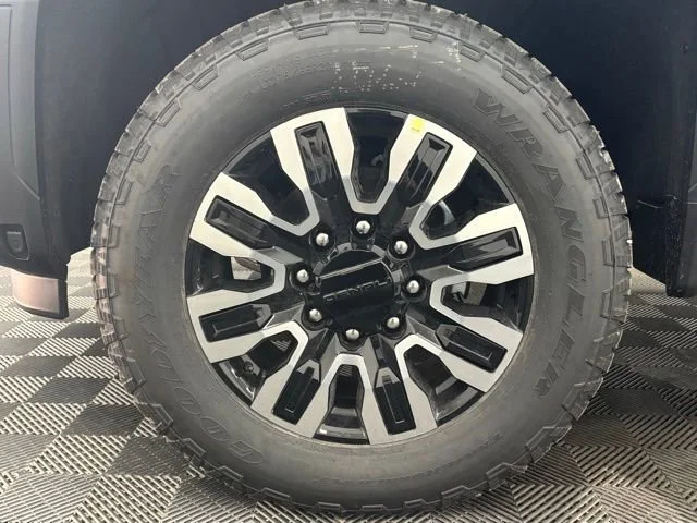 New 2026 Glacier White Tricoat GMC Denali Ultimate image 18