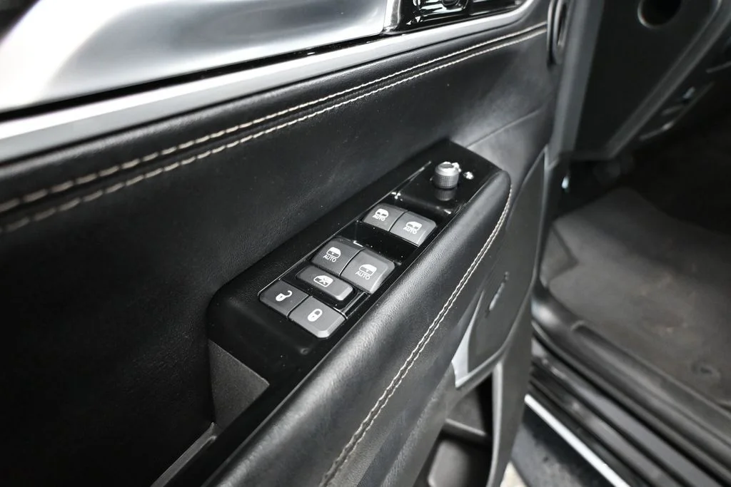 Used 2024 Black Jeep Series III image 20