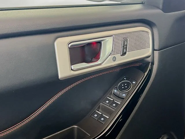 2023 Ford Explorer ST-LINE - Photo 16