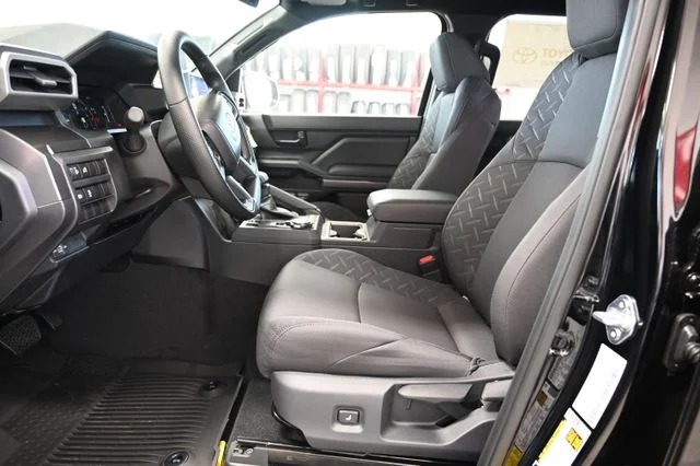 2026 Toyota Tacoma SR5 - Photo 11