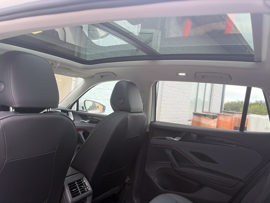 New 2026 Pure White Volkswagen SE image 27