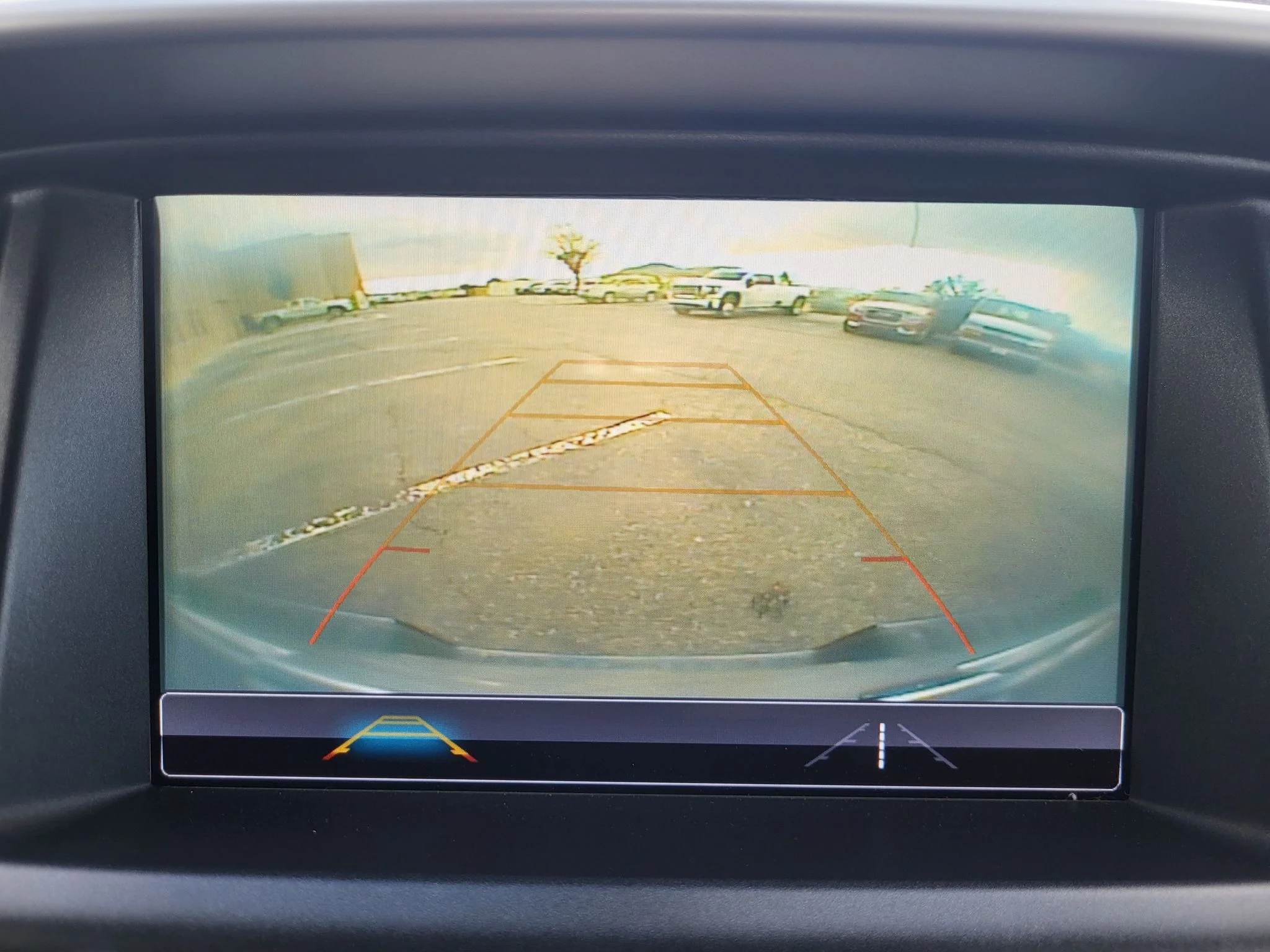 Used 2018 GRAPHITE METALLIC Chevrolet 4WD LT image 14