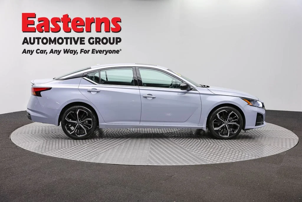 Used 2023 Gray Nissan 2.5 SR image 4