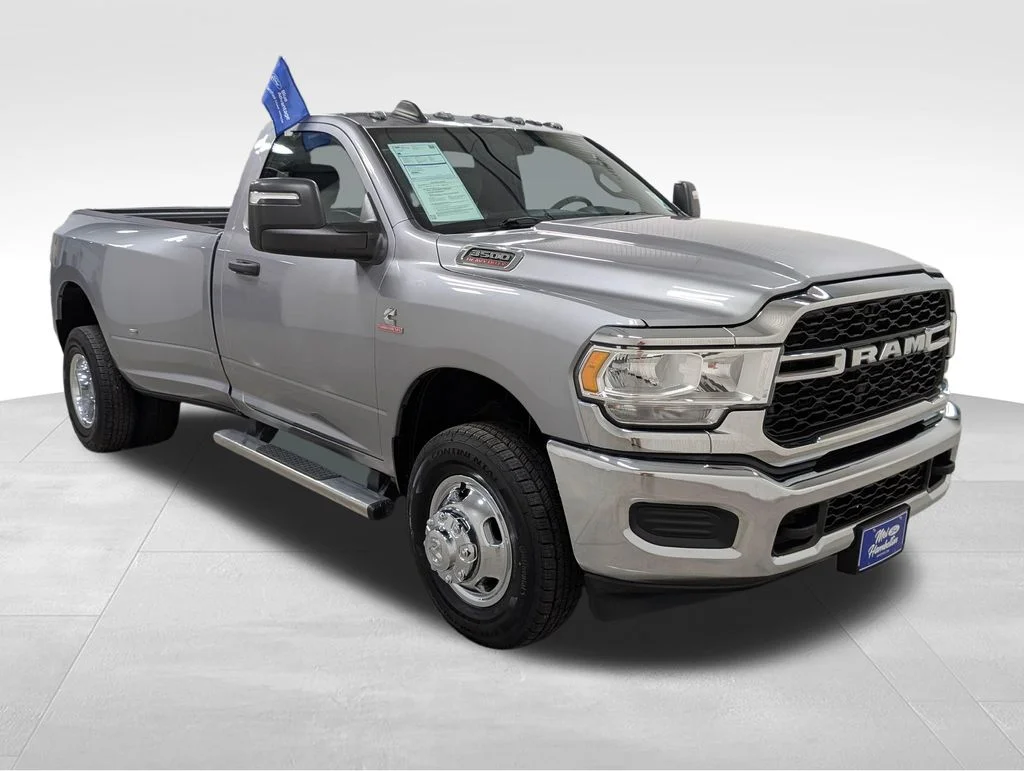 Certified Used 2024 Billet Silver Metallic Clearcoat Ram Tradesman image 16