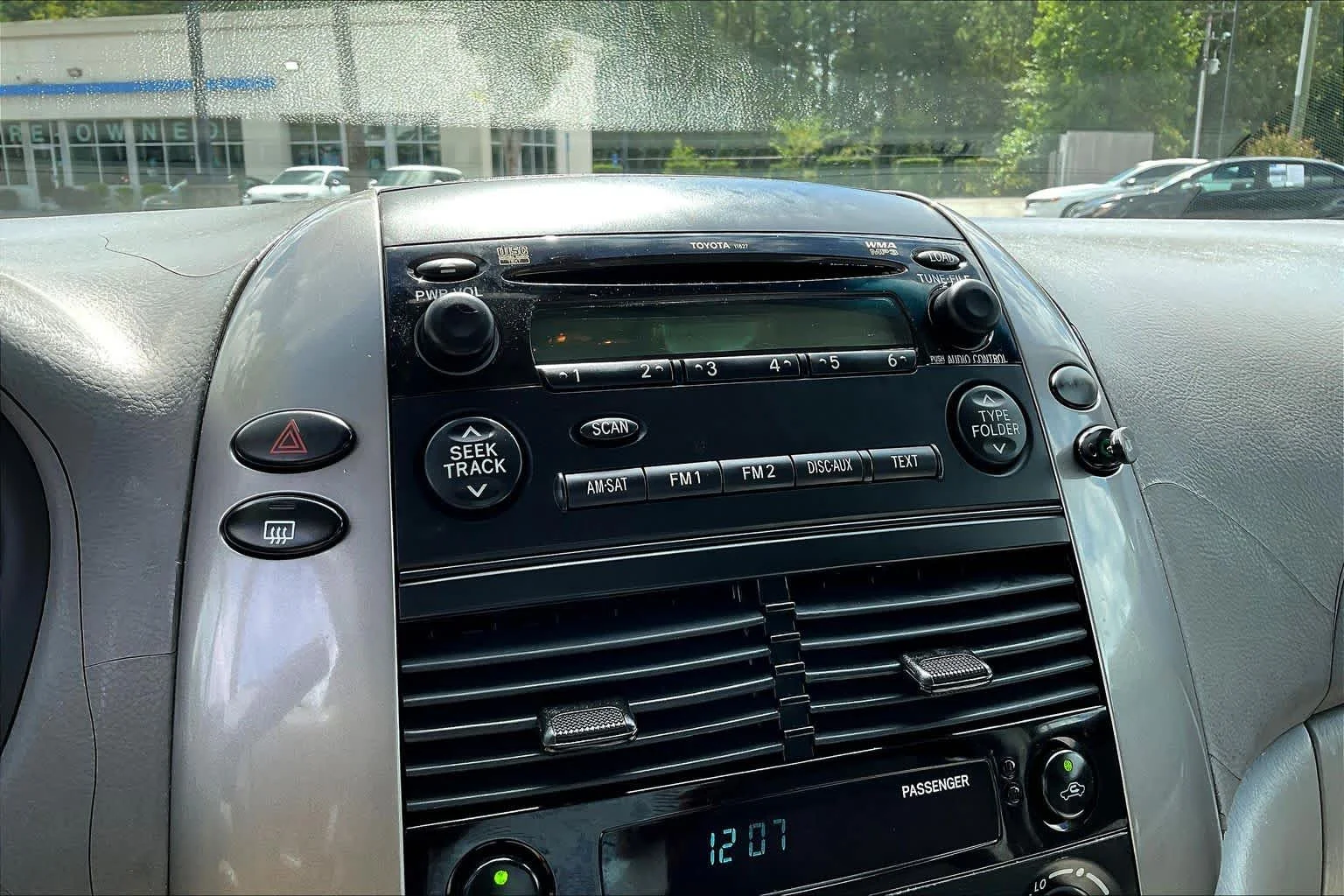 Used 2008 Natural White Toyota LE image 29