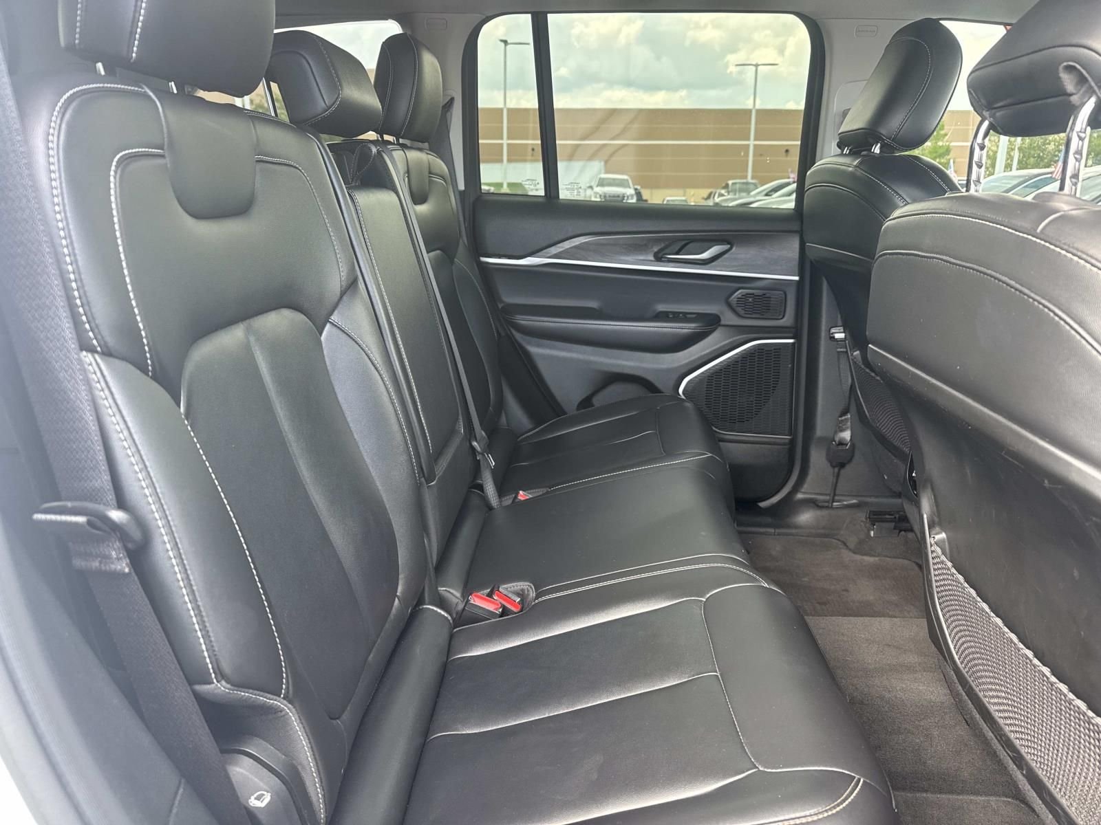 Used 2022 White Jeep Limited image 10