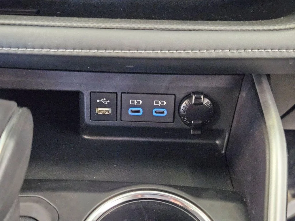 2022 Toyota Highlander XLE - Photo 22