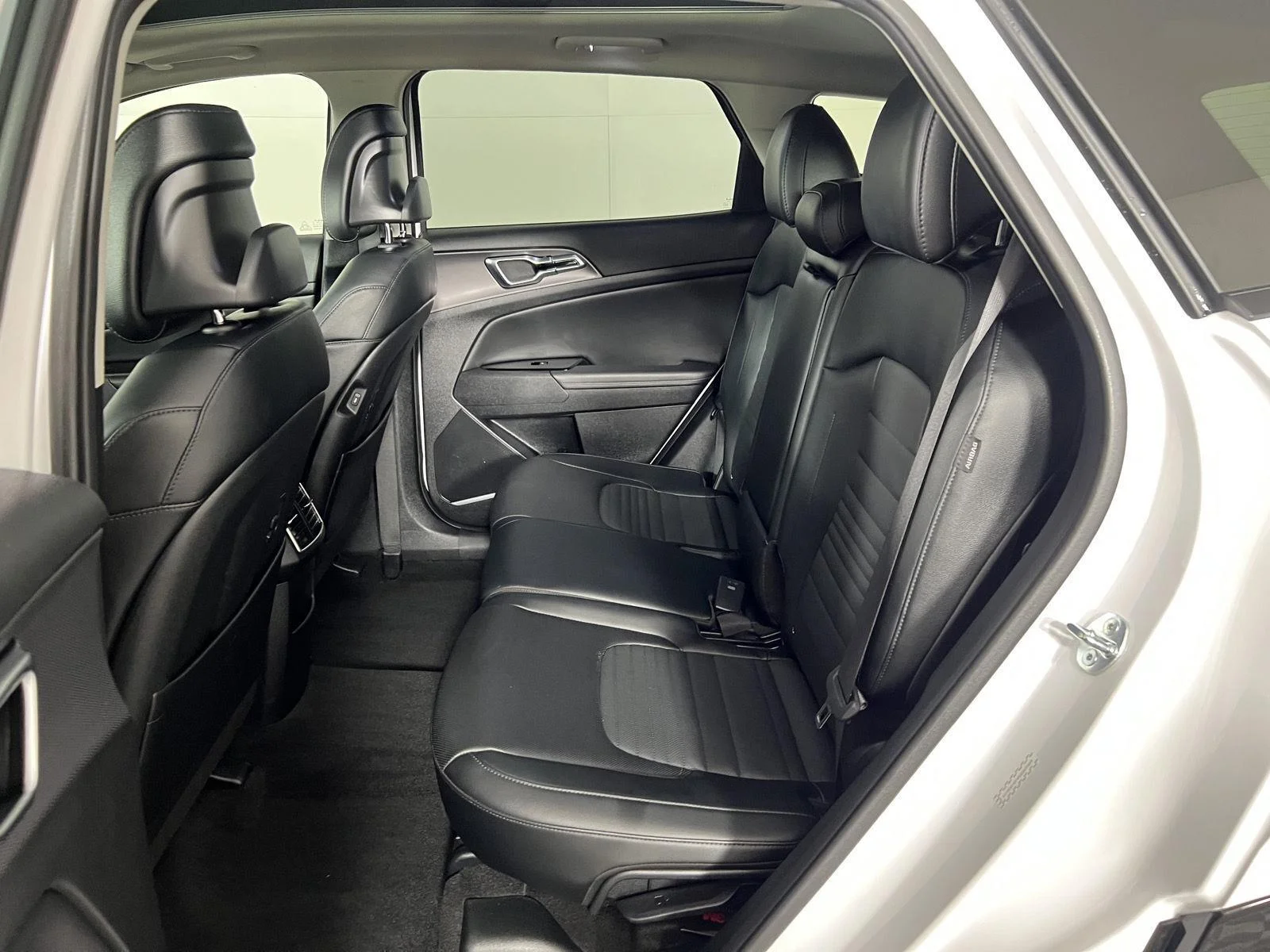 Used 2024 Glacial White Pearl Kia SX-Prestige image 29