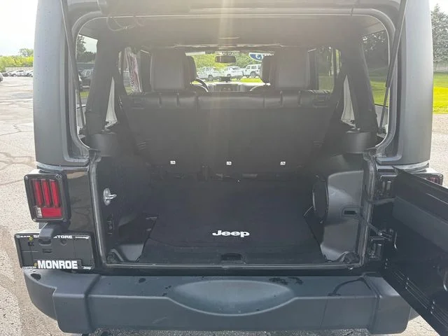 Used 2013 Black Jeep Unlimited Rubicon image 17