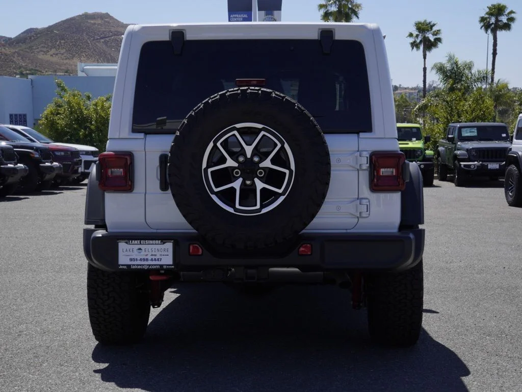 New 2026 Bright White Clear-Coat Exterior Paint Jeep Rubicon image 4