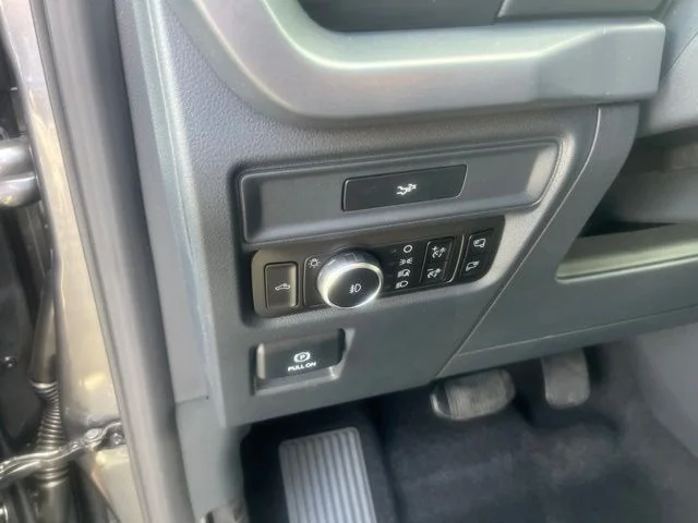 New 2026 Carbonized Gray Metallic Ford XLT image 10