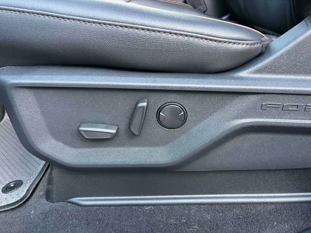New 2027 Glacier Gray Metallic Tri-Coat Ford F-250® Lariat® image 22