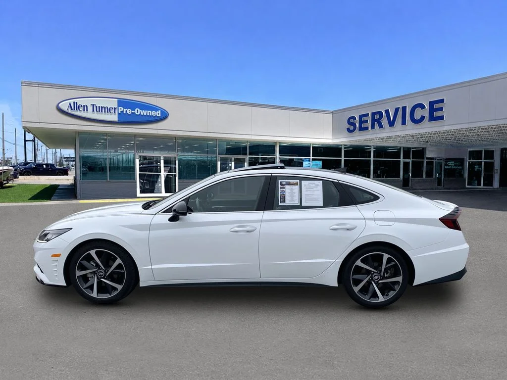 Used 2022 Quartz White Hyundai SEL Plus image 5