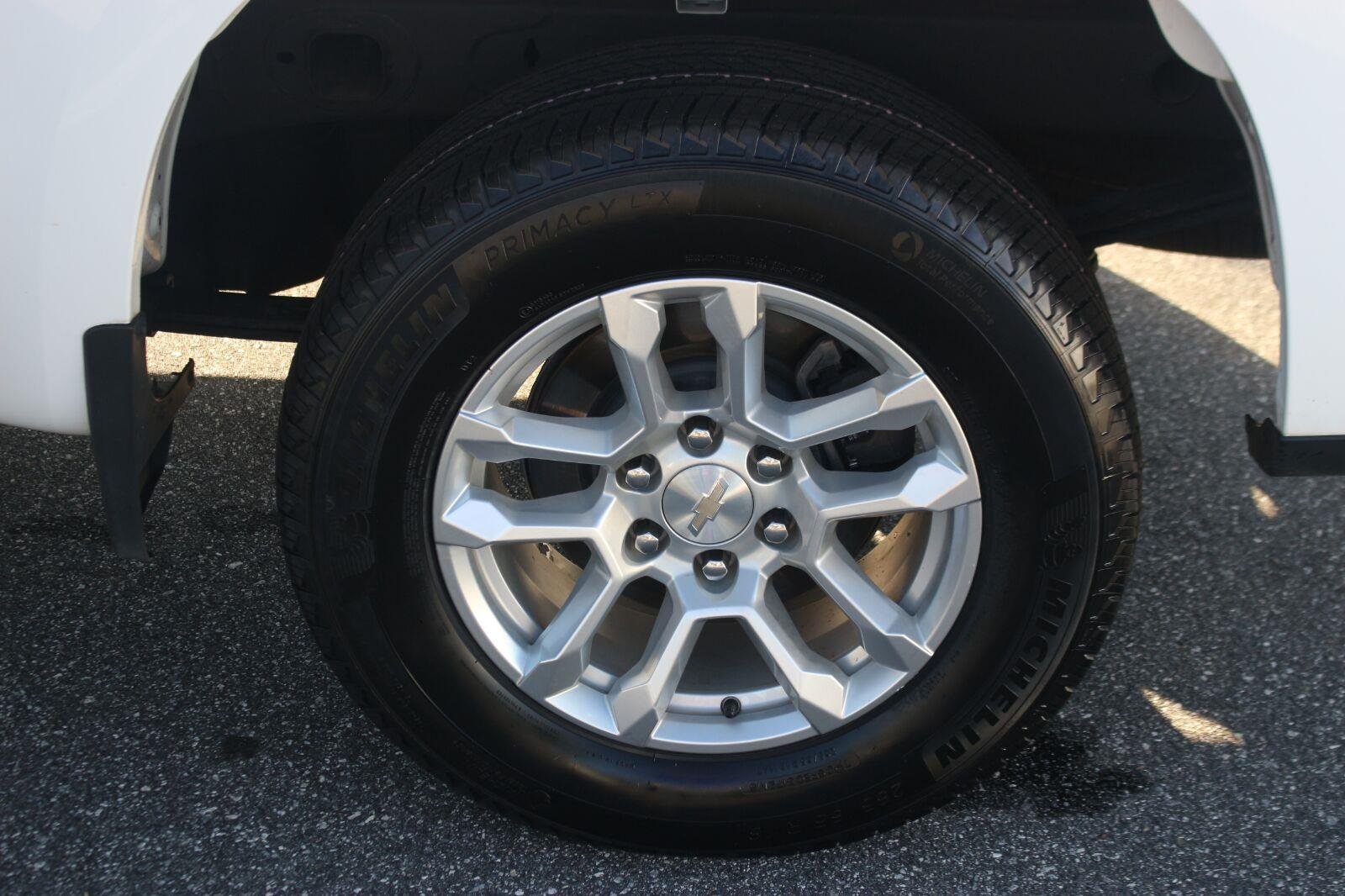 Used 2022 SUMMIT WHITE Chevrolet LT image 38