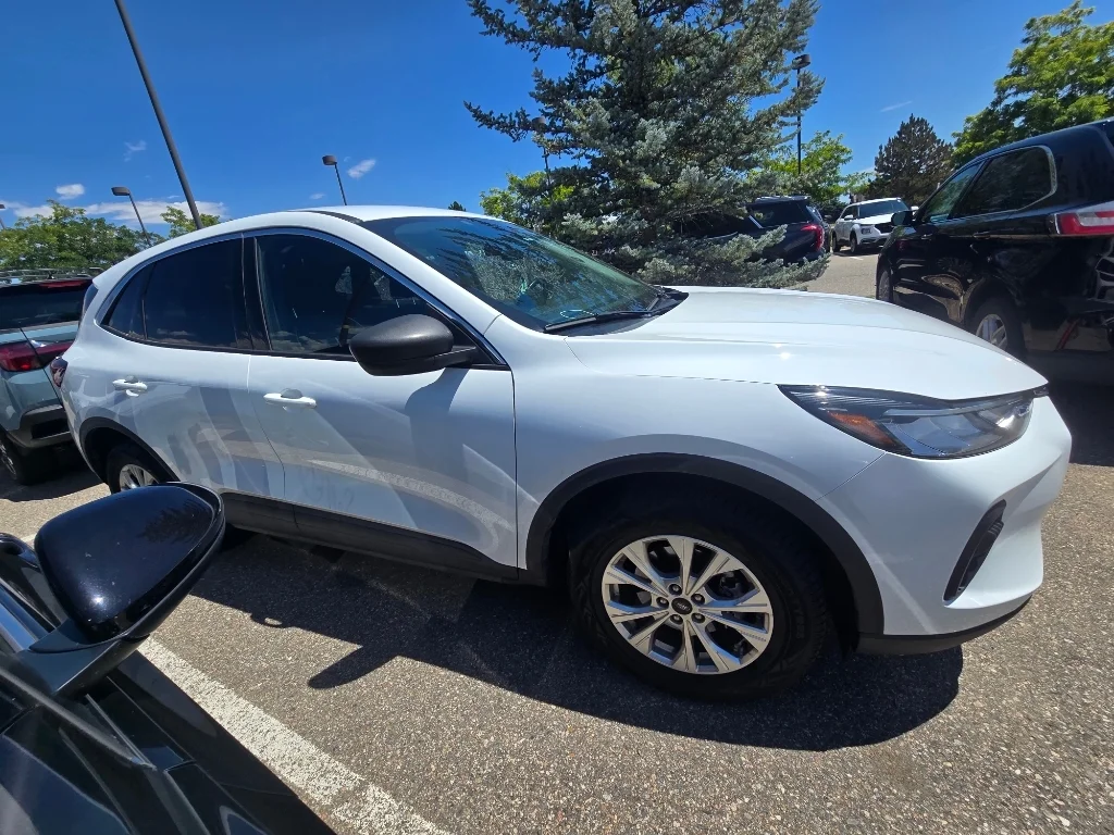 Used 2023 Oxford White Ford Active image 10