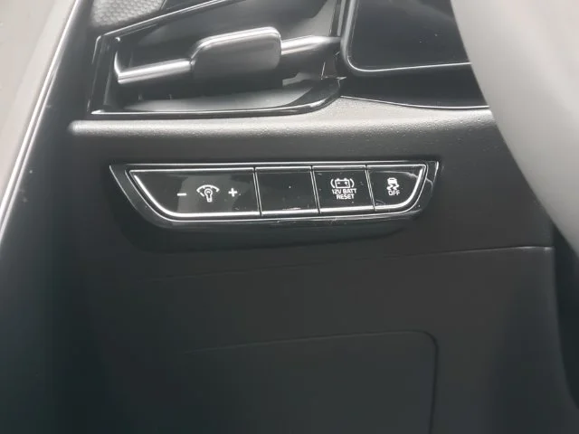 Used 2023 Black Kia EX Touring image 12