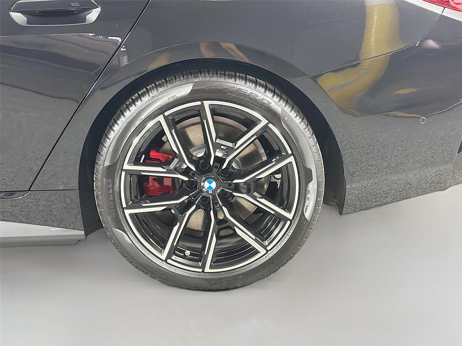 New 2026 Black Sapphire Metallic BMW xDrive40 image 30