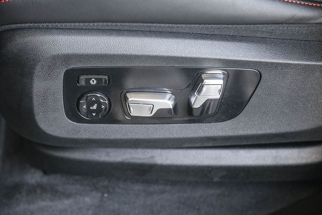 Used 2024 Petrol Mica metallic BMW Label image 17