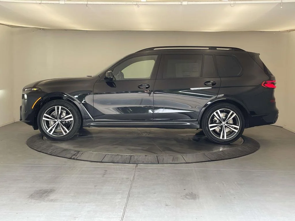 New 2027 Black BMW xDrive40i image 2
