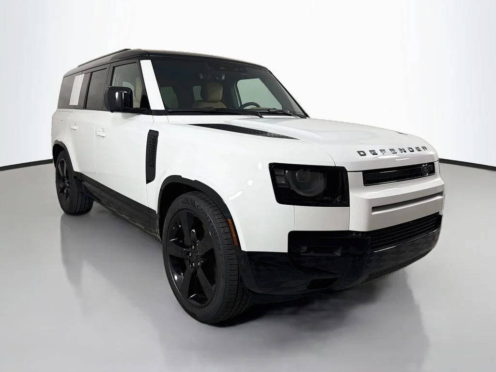 New 2026 Fuji White Land Rover X-Dynamic SE image 3