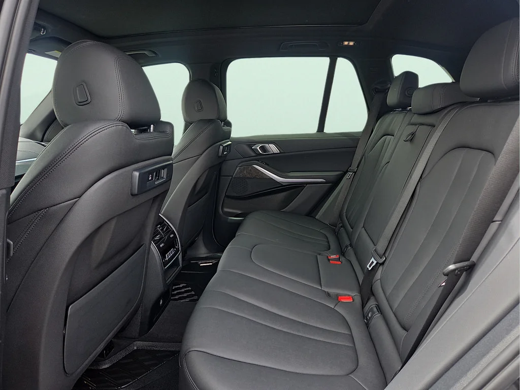 Used 2022 Gray BMW xDrive45e image 11