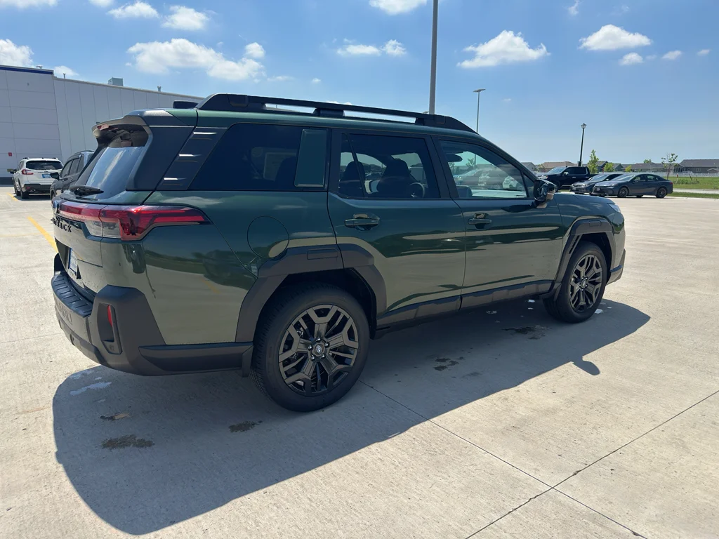 New 2026 DEEP EMERALD GREEN PEARL Subaru Limited image 5