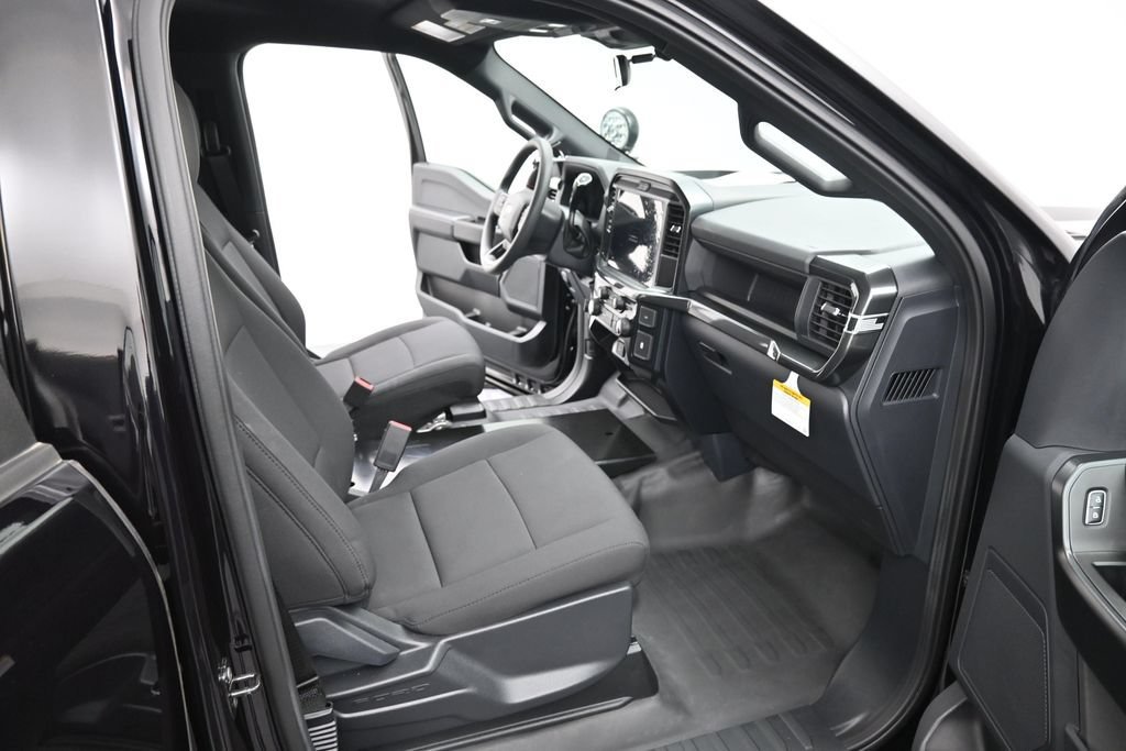 Used 2025 Black Metallic Ford XL image 34