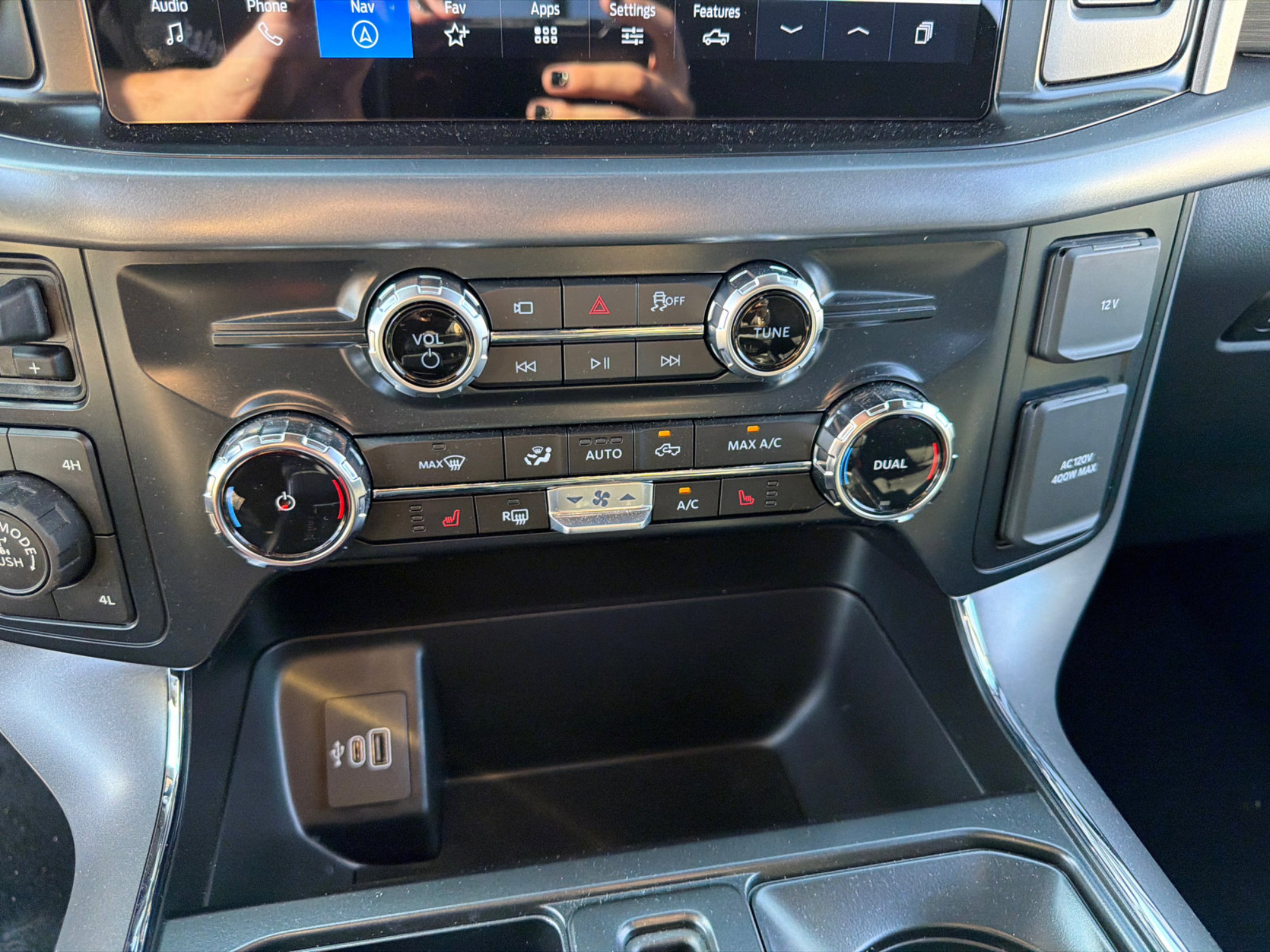 New 2026 Agate Black Metallic Ford XLT image 22