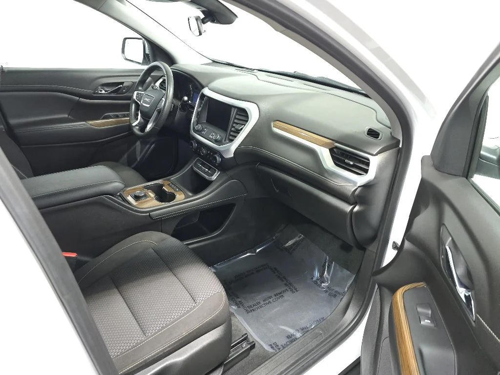 Used 2023 White GMC SLE image 15