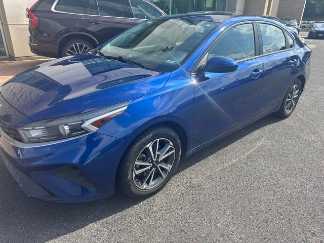 Used 2022 Blue Kia LXS image 1