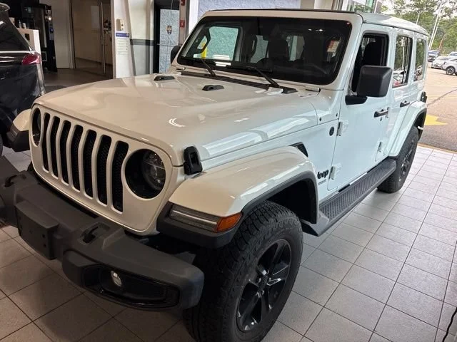 Used 2022 Bright White Clearcoat Jeep Unlimited Sahara Altitude image 3