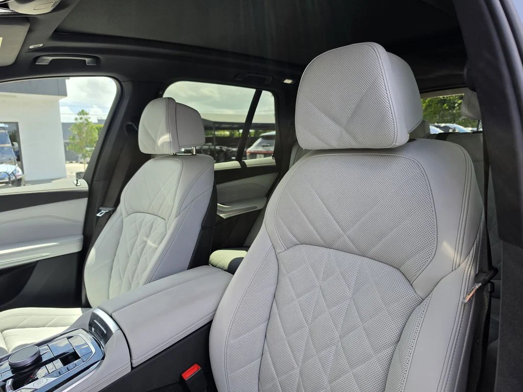 Used 2026 Gray BMW sDrive40i image 22